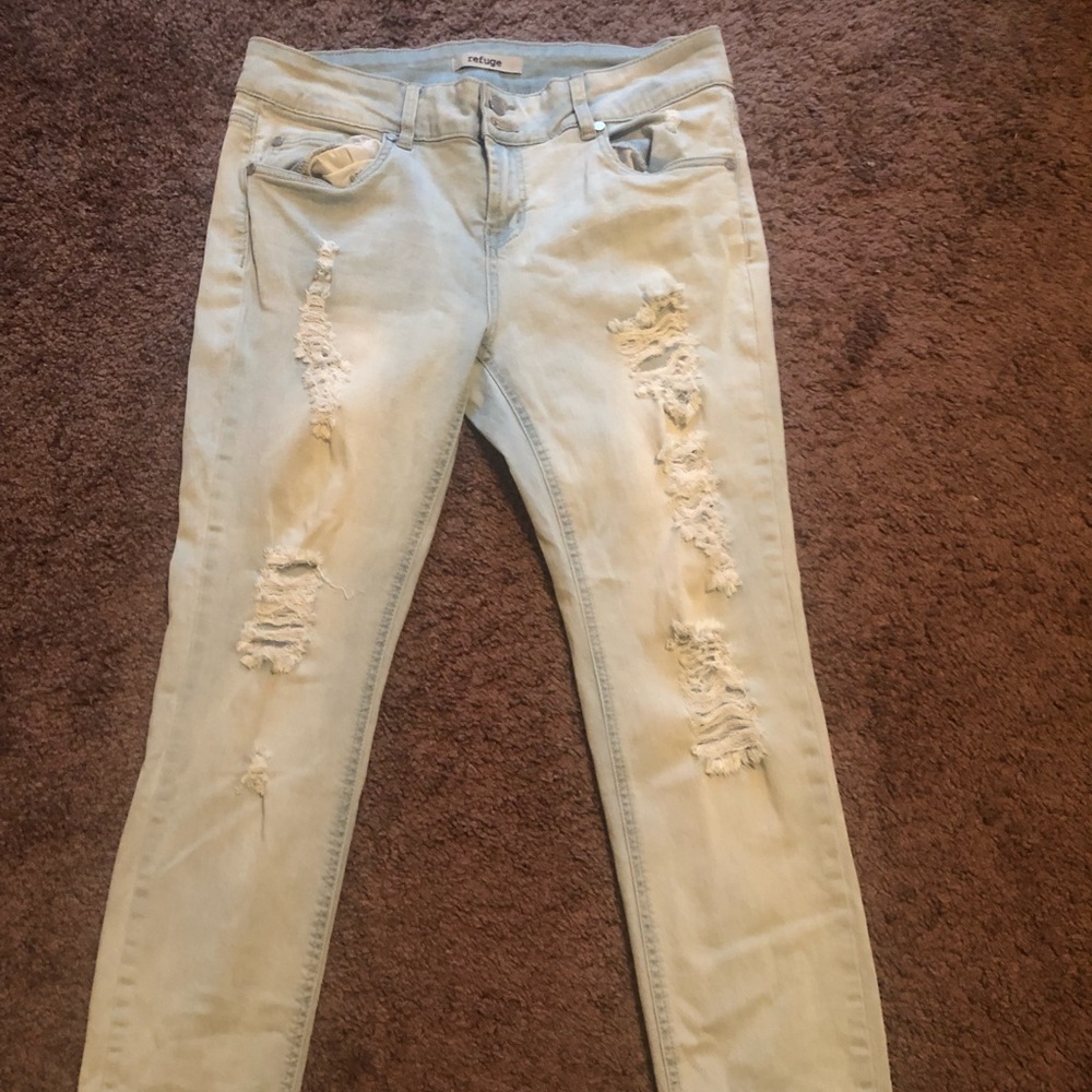 Straight leg light ripped jeans